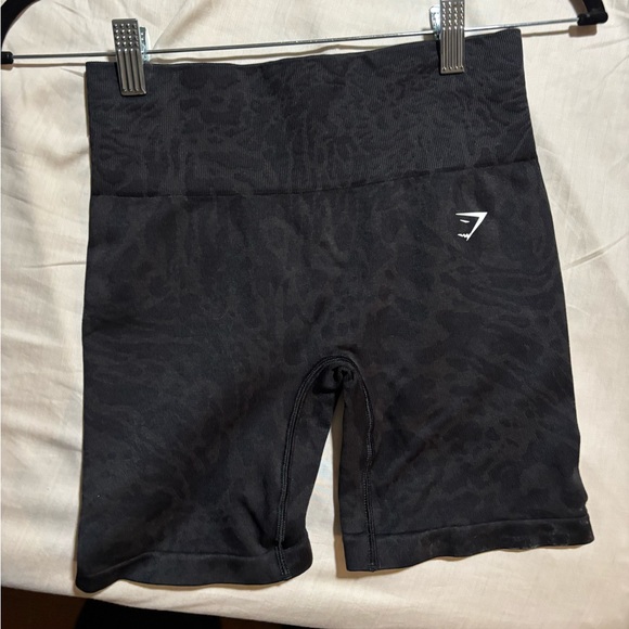 Gymshark Sports Bra, Shorts, and Leggings Set - Picture 2 of 7